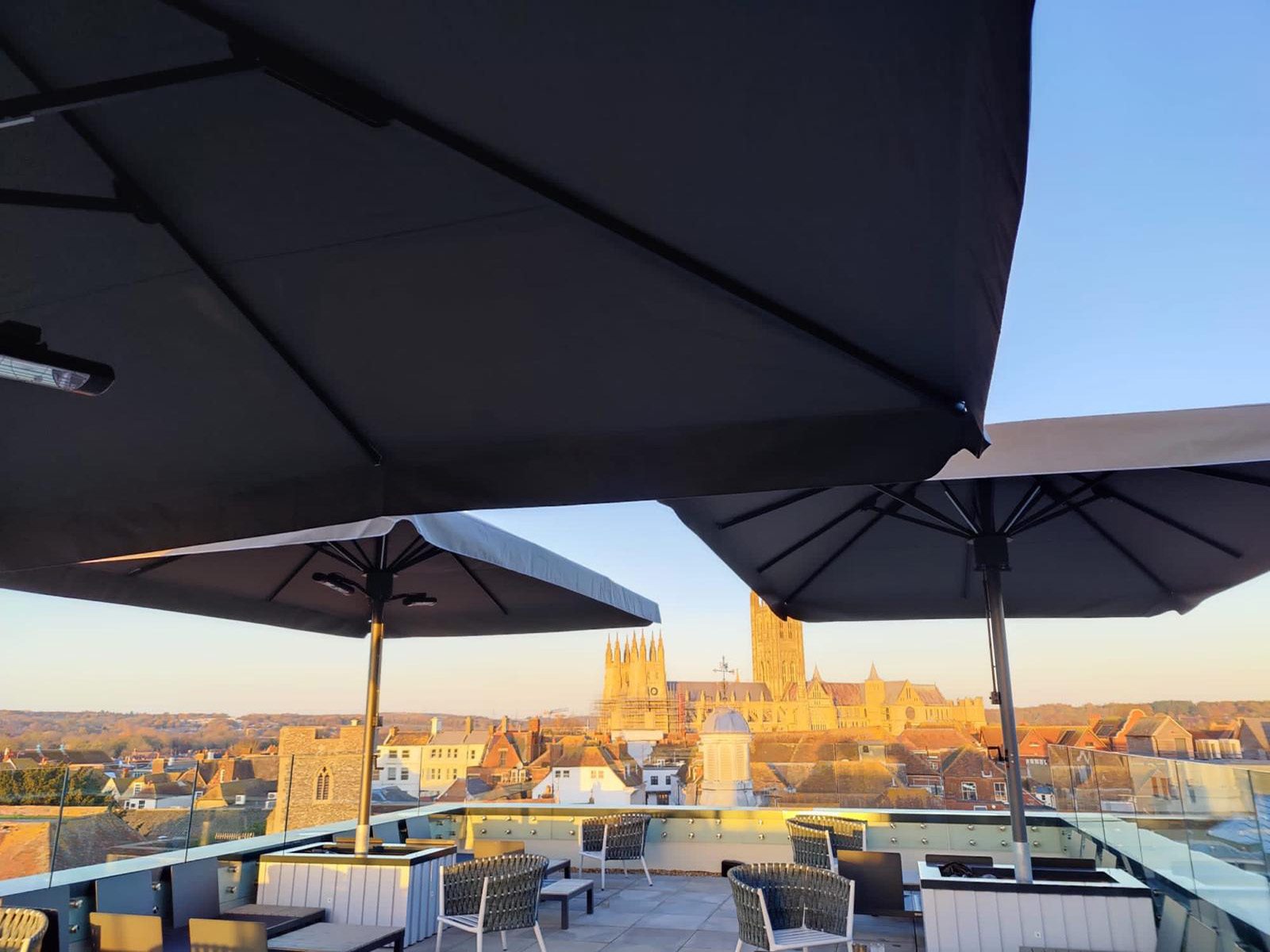 4x 3x5m Savannah - Roof Top Bar Restaurant Canterbury - 3