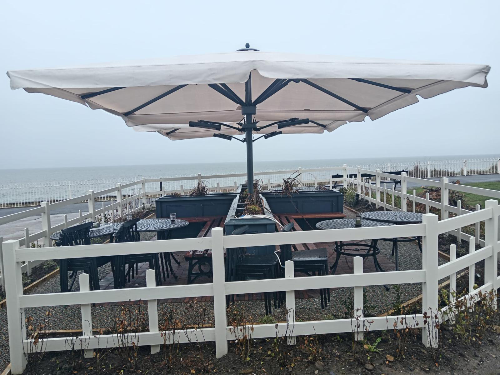 Torr-XL---Newcastle-Beach-Cafe---3x-5.0x5 Image description