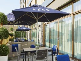 Bambrella-Levante-2m-Square-The-Oxen-Restaurant-1